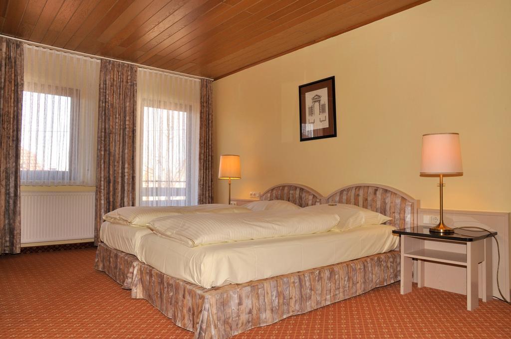 Hotel Zum Baecker Udenhain Екстер'єр фото