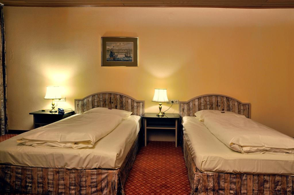 Hotel Zum Baecker Udenhain Екстер'єр фото